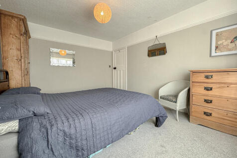 Bed 1 (2)