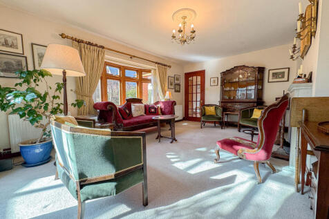 Living Room (2)