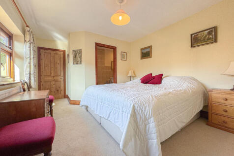 Bed 2 (2)