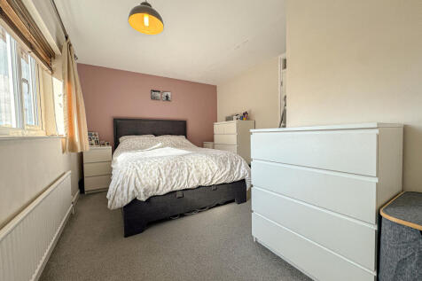 Bed 1 (2)
