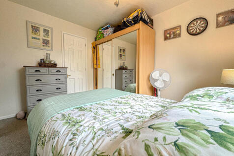 Bed 2 (2)