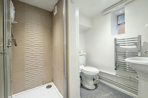 Ground Floor - En Suite
