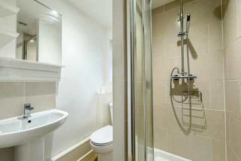 Studio 1 - Shower Room