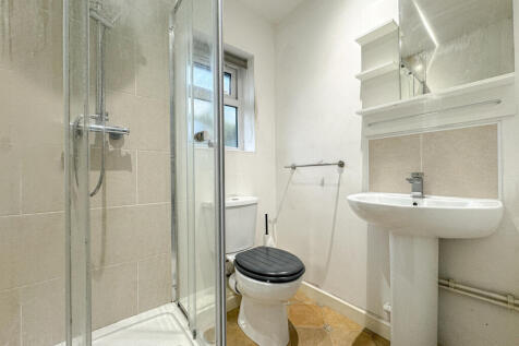 Studio 2 - Shower Room