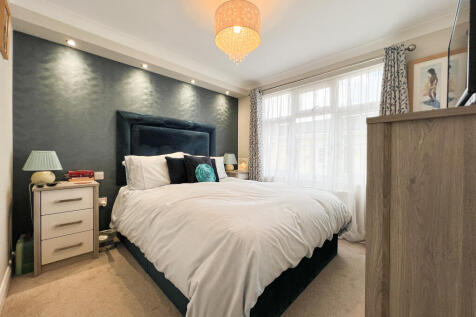 42 Castle Lake - bed 1 (3)