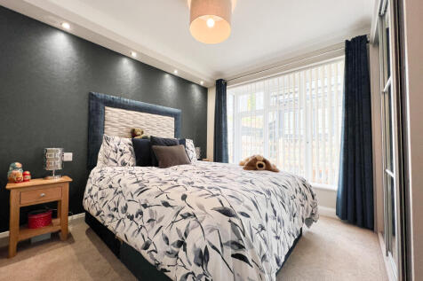 42 Castle Lake - bed 2