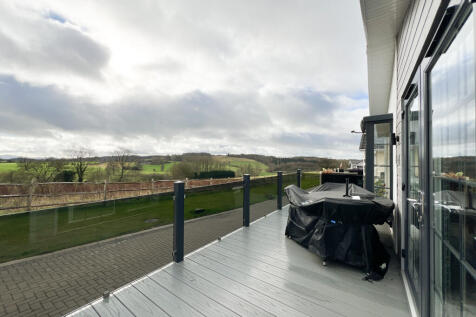 42 Castle Lake - terrace