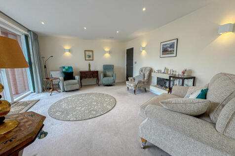 Living Room (2)