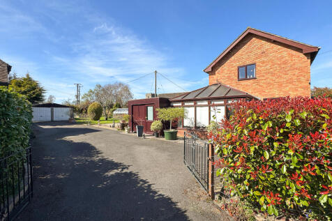 Parking &amp; garden