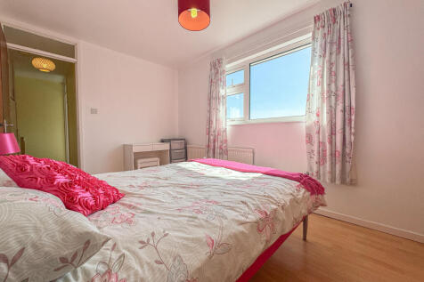Bed 2 (2)