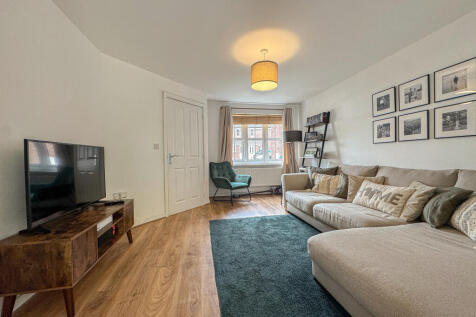 Living Room (3)