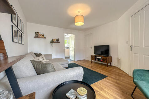 Living Room (2)