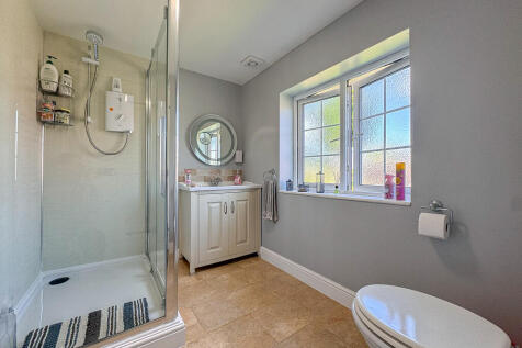 Shower Room (2)