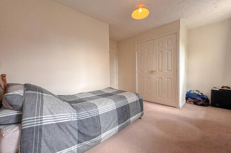 Bed 2 (2)