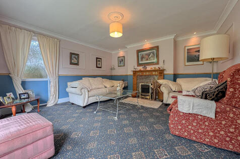 Living Room (2)