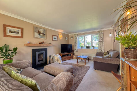 Living Room (2)