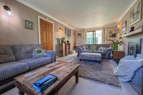 Living Room (3)