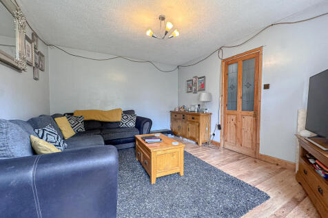Living Room (2)