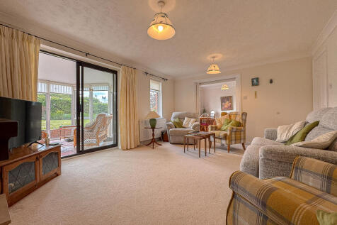 Living Room (3)