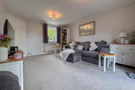 Living Room (2)