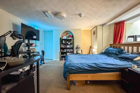 Bed 2 (cellar) (2)