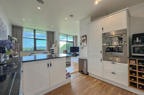 Kitchen (2)