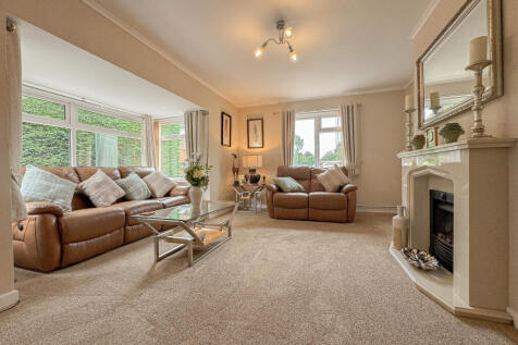 Living Room (2)
