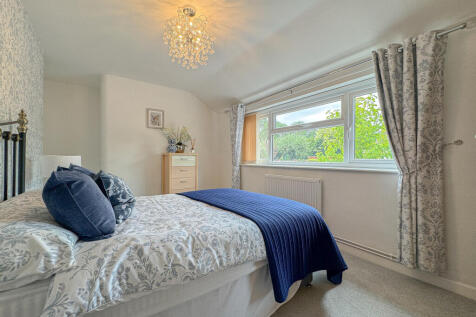 Bed 2 (2)