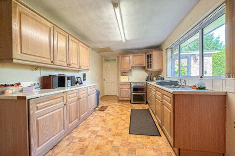 Kitchen (2)