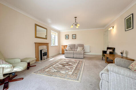 Living Room (2)