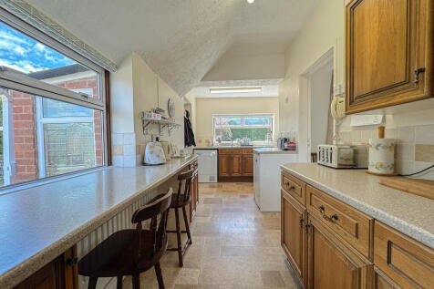 Kitchen (2)