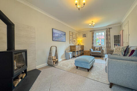 Living Room (2)