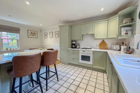 Kitchen Dining Room (2)