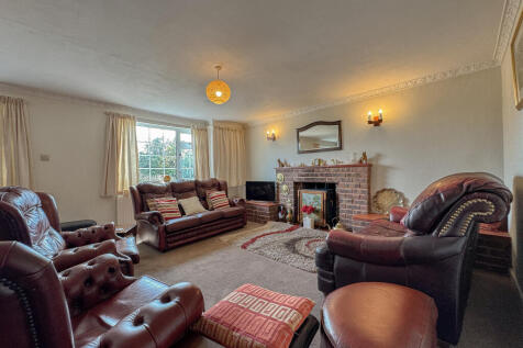 Living Room (3)
