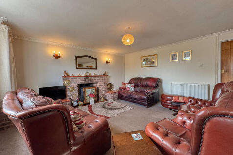 Living Room (2)