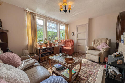Living Room (2)