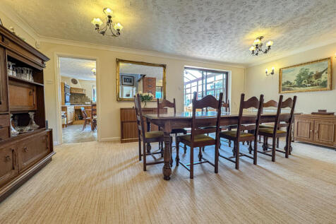 Dining Room (2)