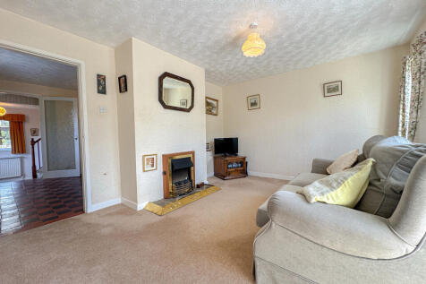 Living Room (2)