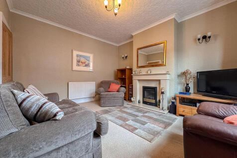 Living Room (2)