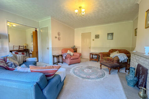 Living Room (2)