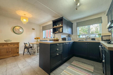 Kitchen dining room (2)