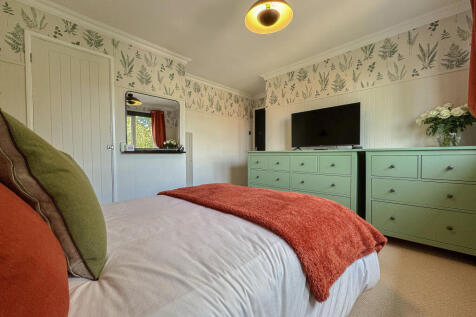 Bed 2 (2)