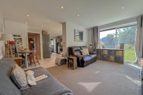 Living Room (3)