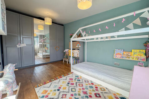 Bed 2 (2)