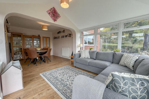 Dining & Family Room