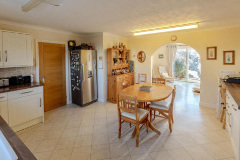 Kitchen Dining Room (2)