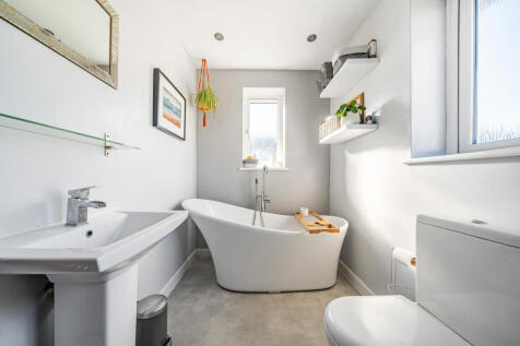 En-Suite Bathroom