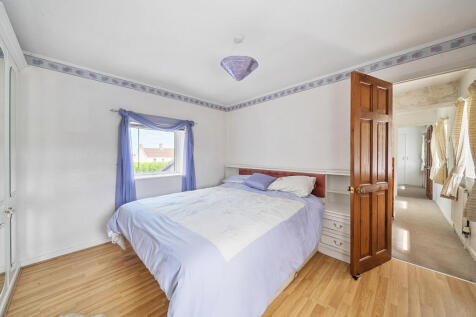 1302794-1-683d9bd...