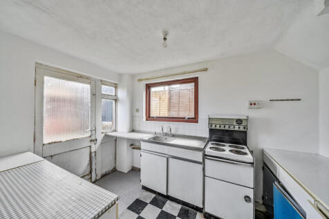 1373634-9-68ff75e...