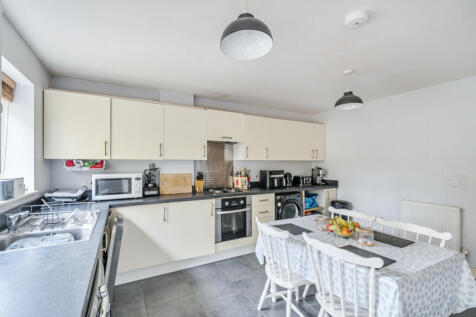 1376401-7-690b678...